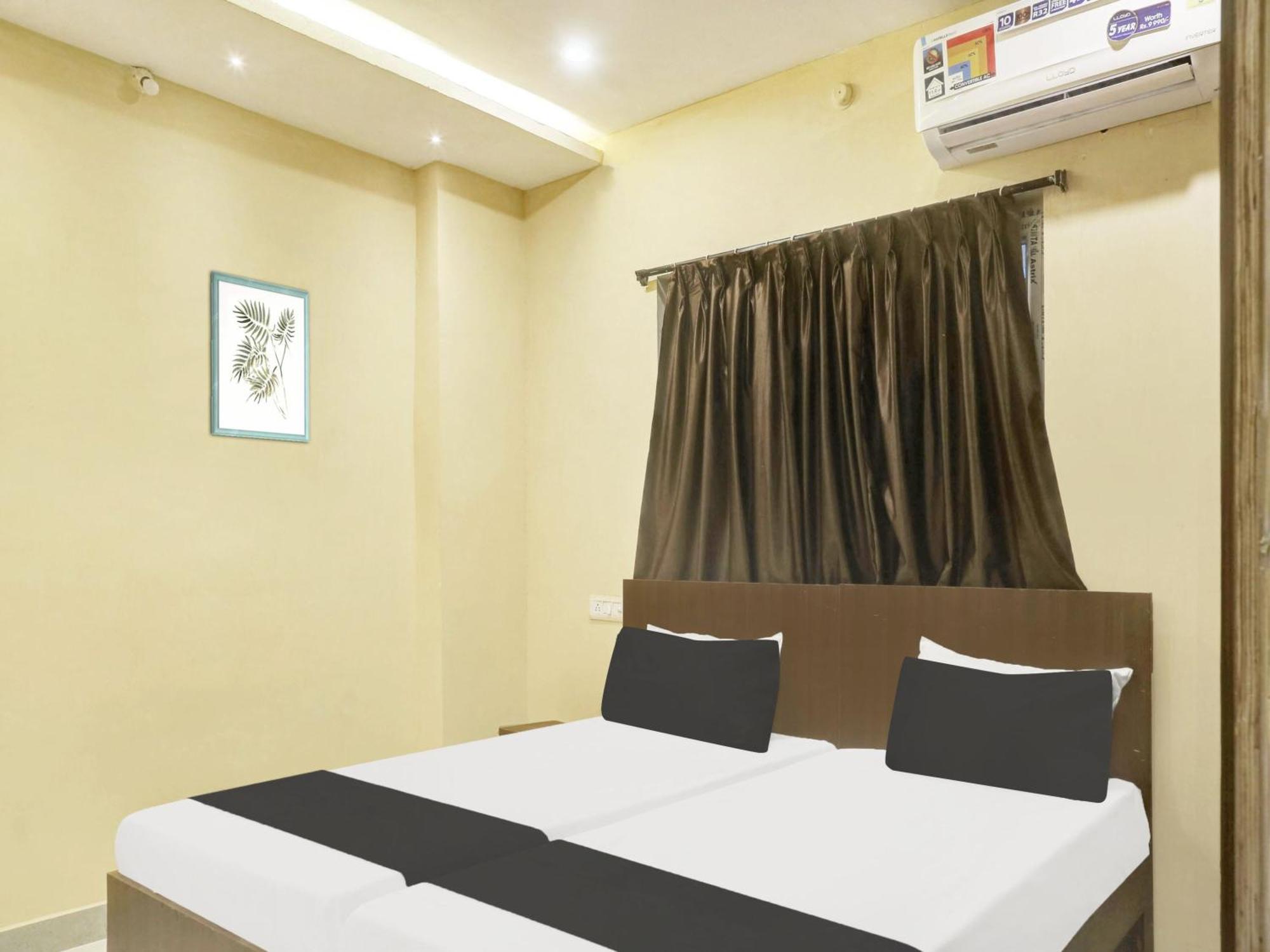 Spot On Grand Mantralayam Hotel Visakhapatnam Exterior photo