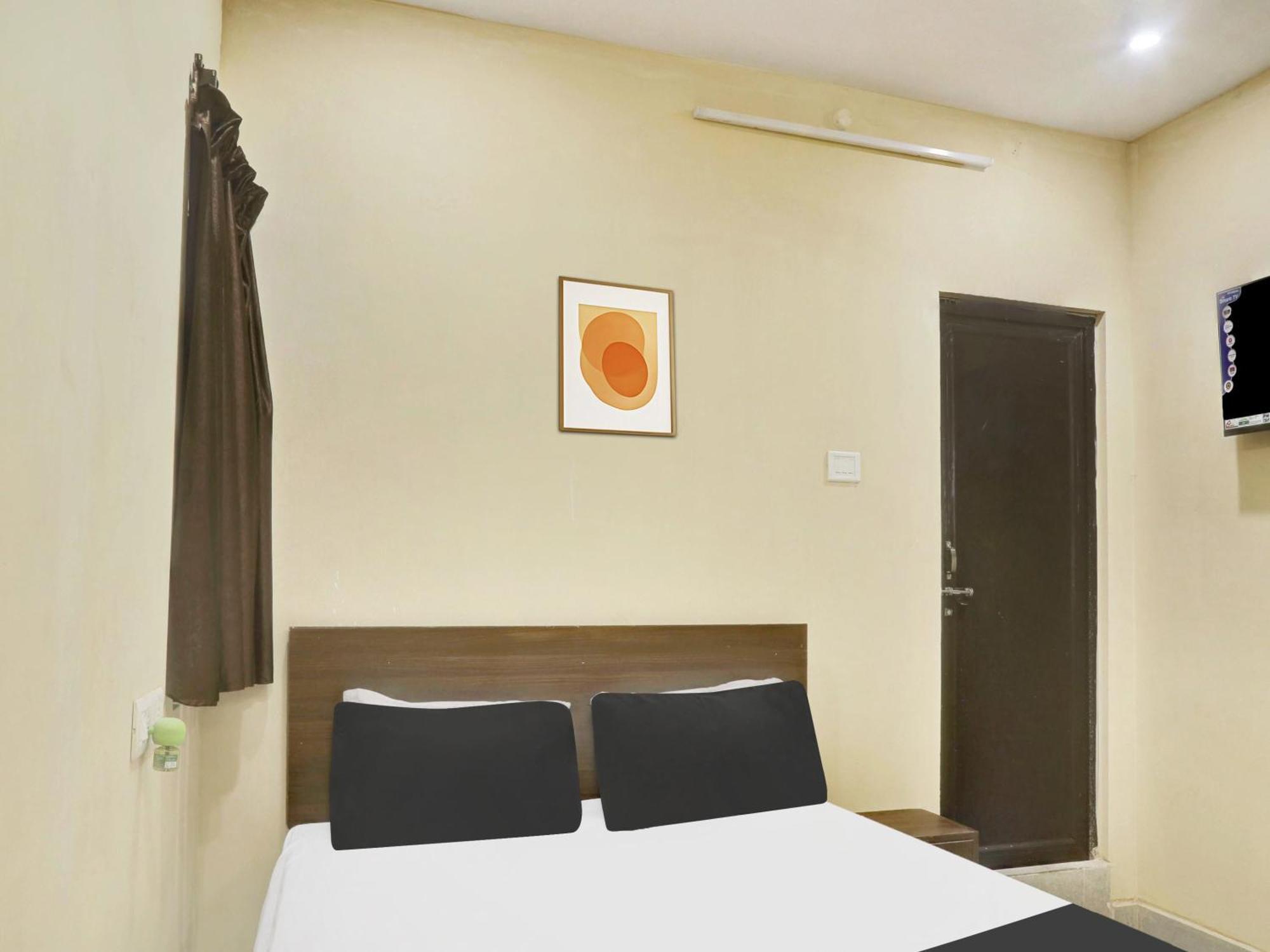 Spot On Grand Mantralayam Hotel Visakhapatnam Exterior photo