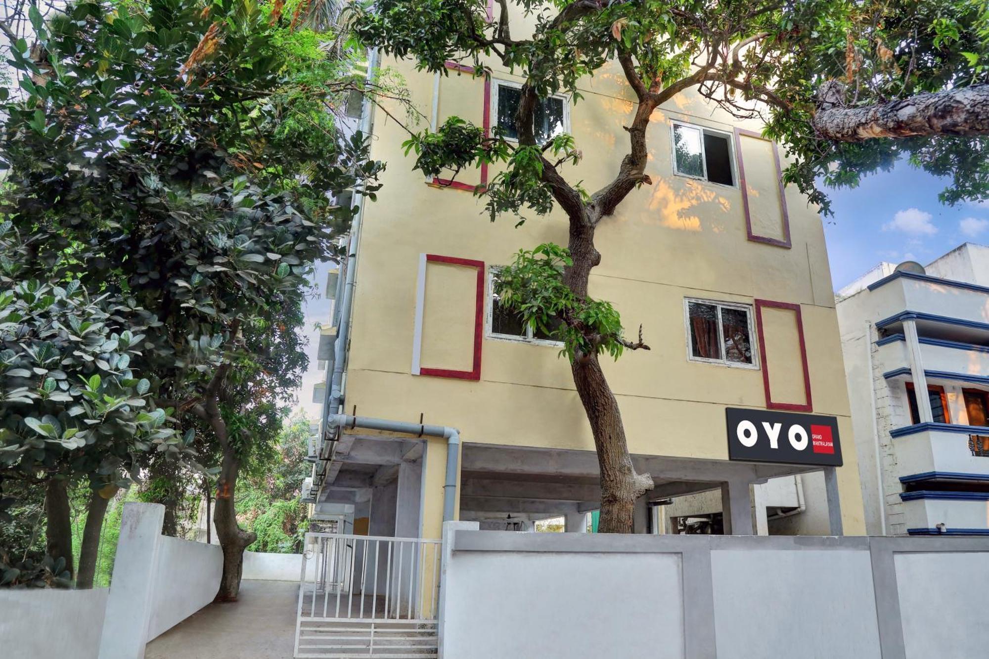 Spot On Grand Mantralayam Hotel Visakhapatnam Exterior photo