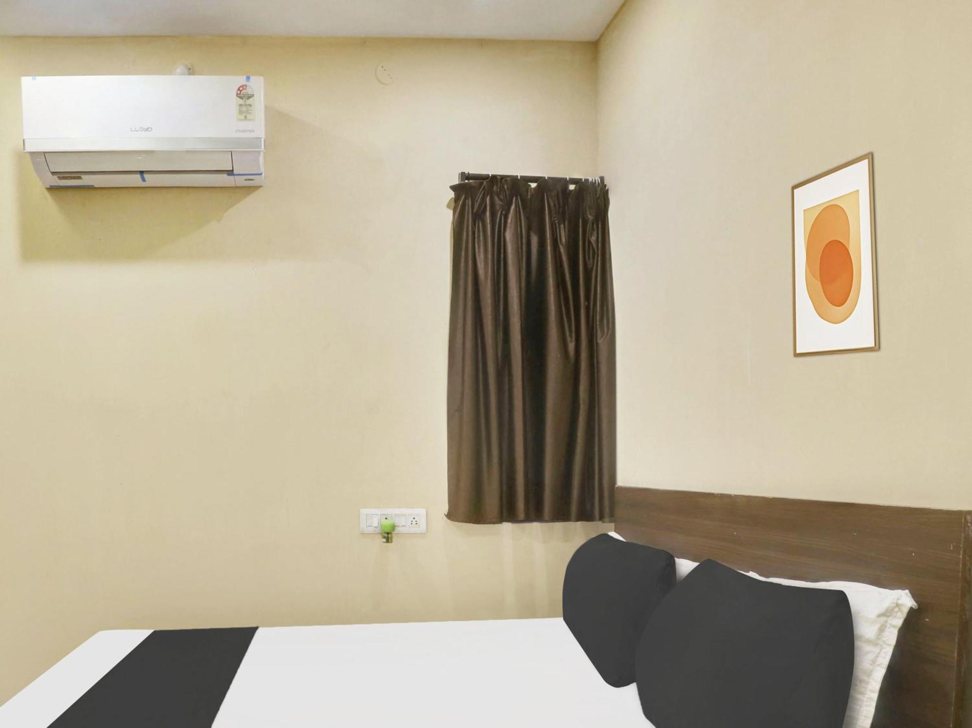 Spot On Grand Mantralayam Hotel Visakhapatnam Exterior photo
