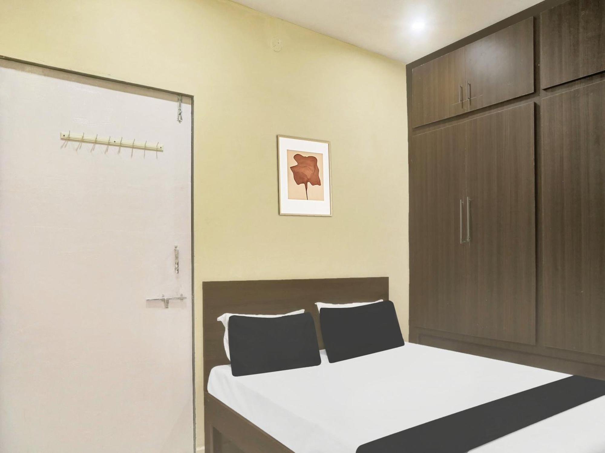 Spot On Grand Mantralayam Hotel Visakhapatnam Exterior photo