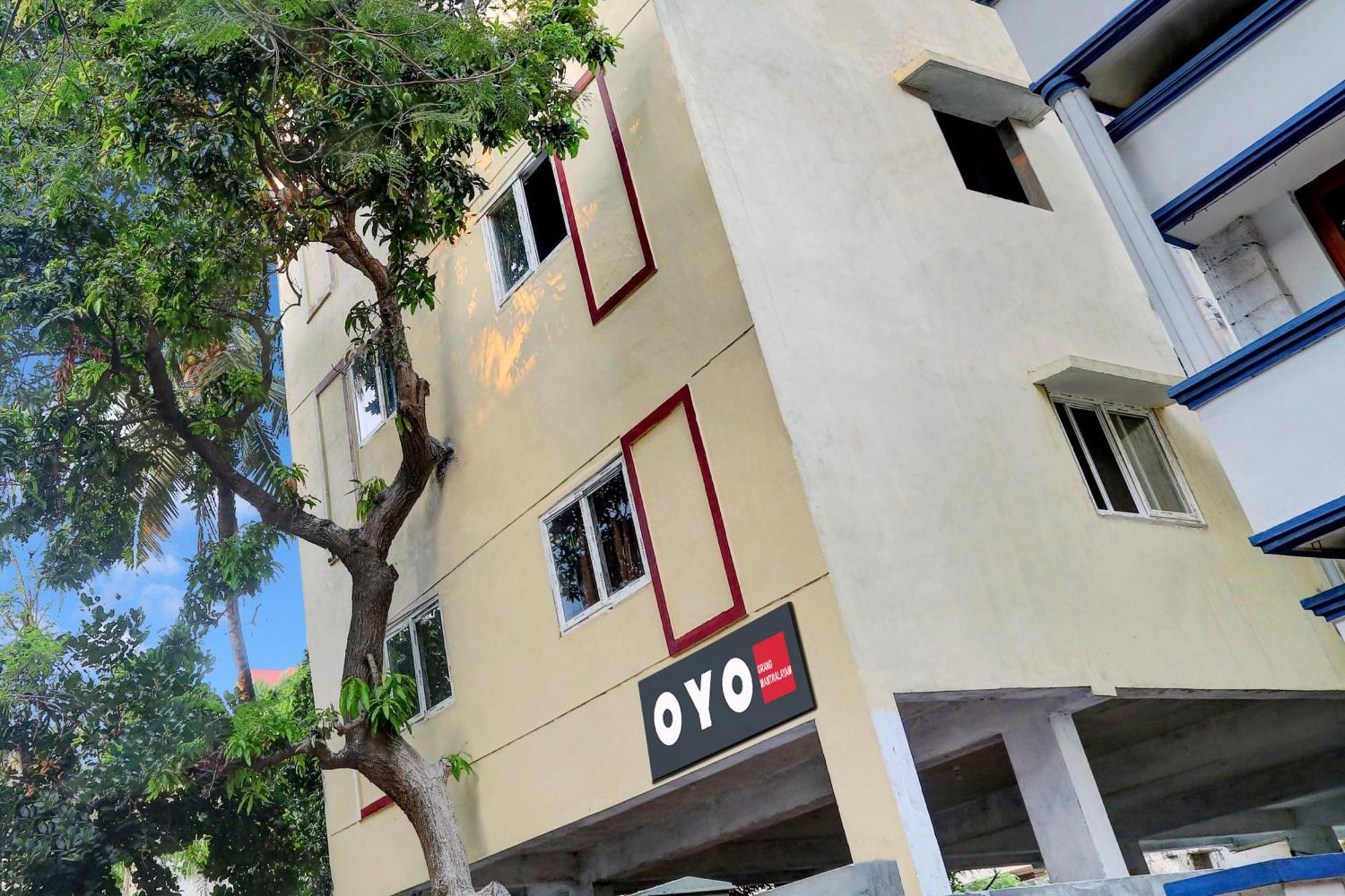 Spot On Grand Mantralayam Hotel Visakhapatnam Exterior photo